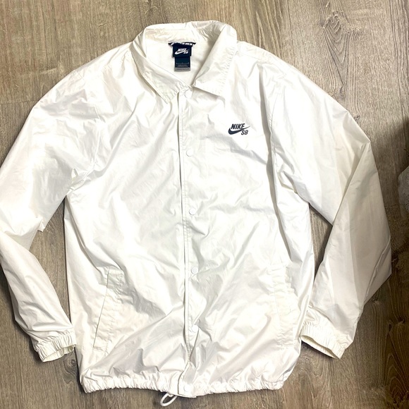 Nike Other - Nike SB white button up windbreaker